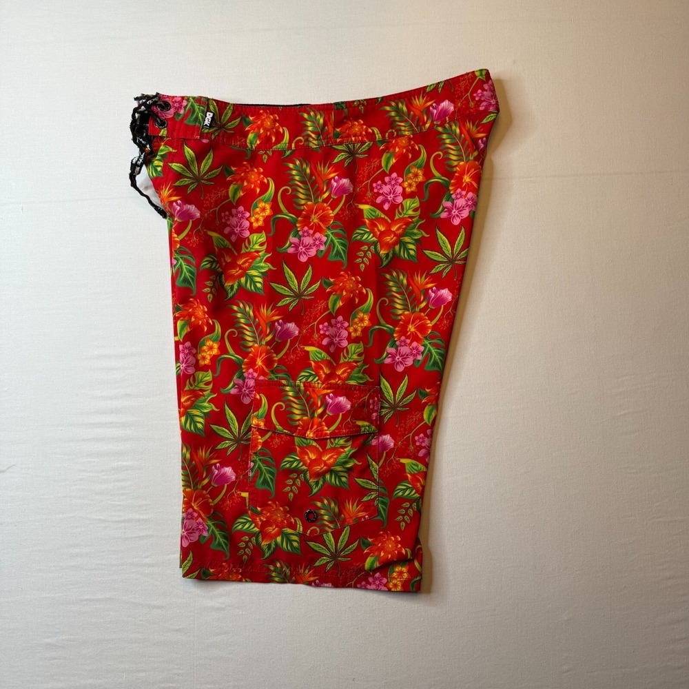 DGK Board Shorts Mens 32 Red Hawaiian Floral Print‎ Permanent Vacation Surf Swim - Picture 5 of 9